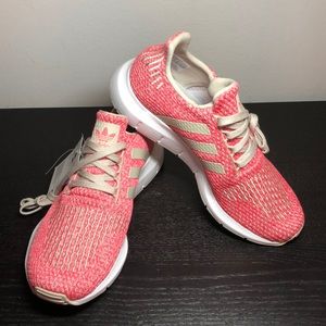🆕adidas Swift Run Coral Women Shoes 7 1/2